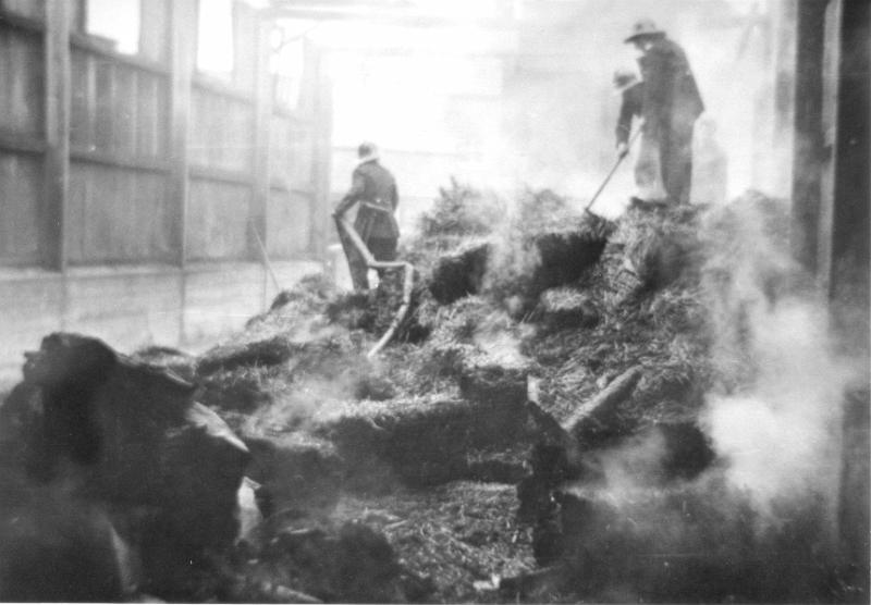 Settle firemen at Dodgsons.JPG - Settle firemen dealing with the fire at J.Dodgson's - 15th May 1957